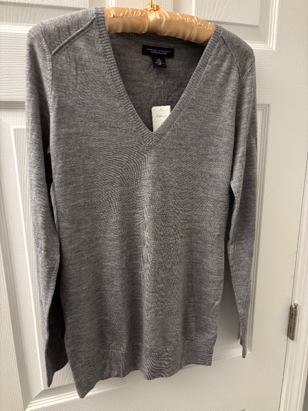 Banana Republic - V-Neck - Super Fine Merino Sweater